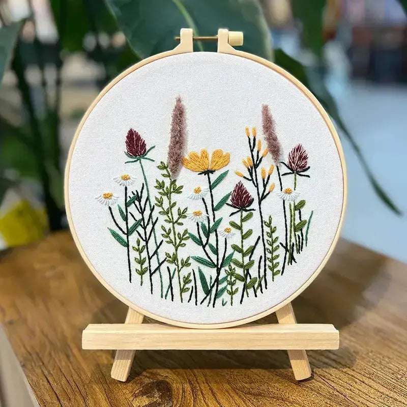 Summer Meadow Flower Embroidery Kits, Beginners DIY Embroidery kit, 20cm hoop and pre-printed cloth, Great craft gift idea Embroidery kit Embroidery Kits