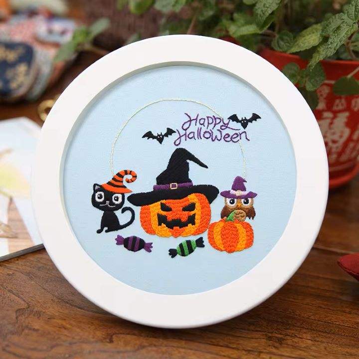 Halloween embroidery kit suitable for beginners