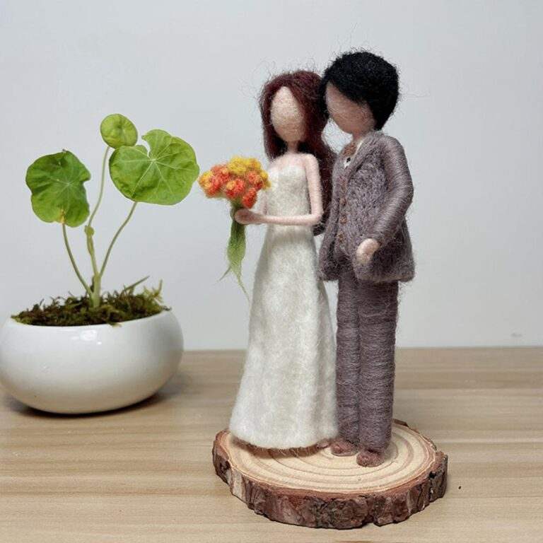 Wedding Figures Needle Felting Kit